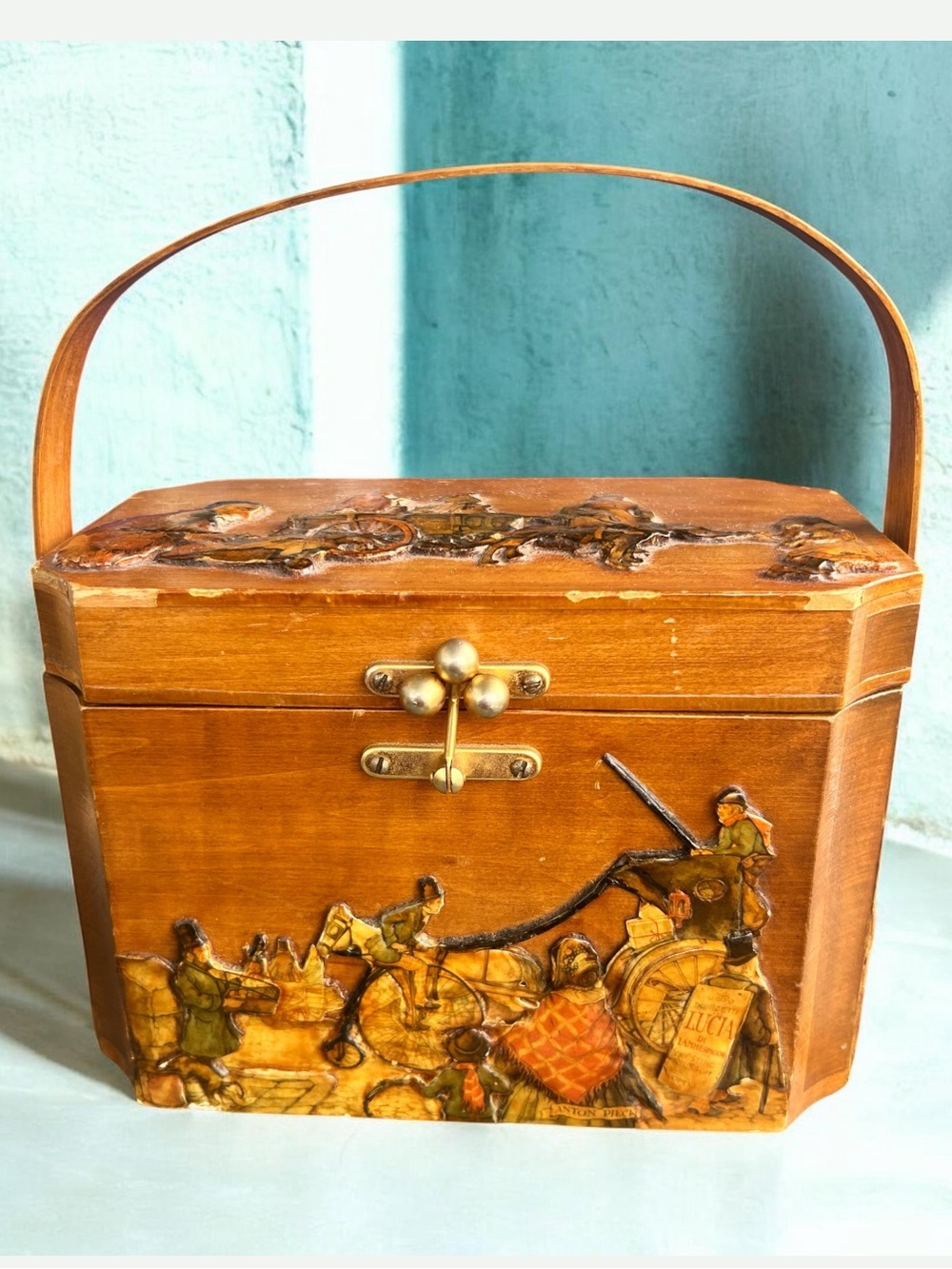 Vintage 60’s/70’s Decoupage 3D Illustrations Box Purse